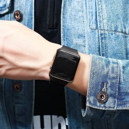 Montre numérique LED carrée tendance et polyvalente, pour étudiant et adulte 